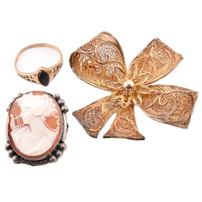 Lot 292 - COLLECTION OF JEWELLERY INCLUDING A 9CT GOLD RING