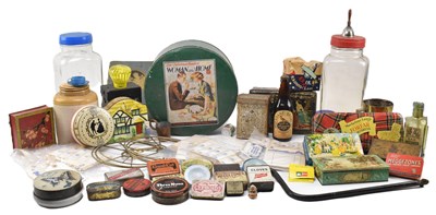 Lot 137 - MIXED SELECTION OF VINTAGE ADVERTISING ITEMS