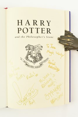 Lot 58 - CAST SIGNED HARRY POTTER - THE PHILOSOPHER'S STONE SIGNED BY RADCLIFFE, WATSON & GRINT