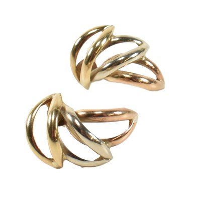 Lot 402 - HALLMARKED 9CT GOLD TRI-COLOUR WREATH EARRINGS