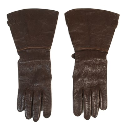 Lot 287 - EARLY SECOND WORLD WAR GERMAN DISPATCH RIDERS LEATHER GLOVES