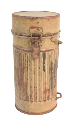 Lot 224 - WWII SECOND WORLD WAR GERMAN AFRIKA KORPS GAS MASK CANISTER
