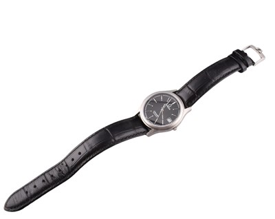 Lot 123 - OMEGA SEAMASTER STAINLESS STEEL CASED QUARTZ WRISTWATCH