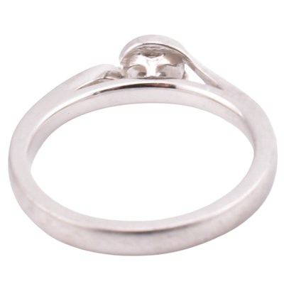 Lot 55 - HALLMARKED PLATINUM & DIAMOND SOLITAIRE RING