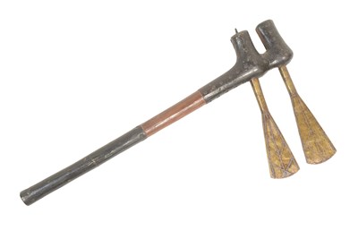 Lot 33 - 19TH CENTURY AFRICAN CHOKWE PEOPLE DOUBLE HEADED AXE