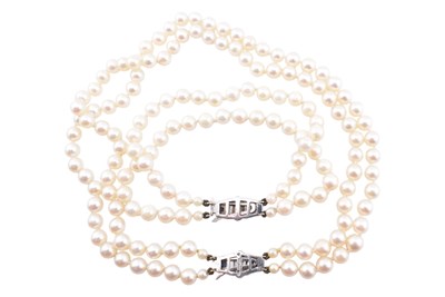Lot 230 - WHITE GOLD & SAPPHIRE PEARL NECKLACE & BRACELET SUITE