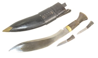 Lot 357 - VINTAGE NEPALESE KUKRI KNIFE DAGGER