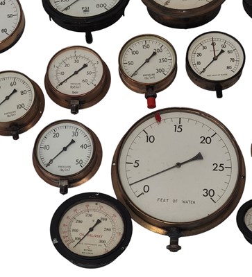 Lot 119 - COLLECTION OF 20TH CENTURY MARINE PRESSURE GAUGES