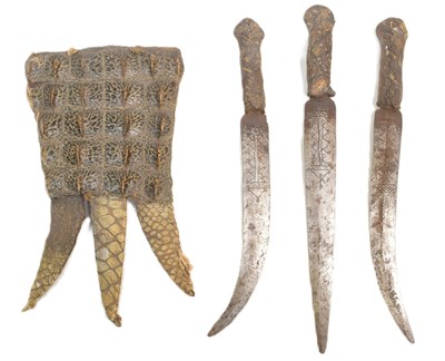 Lot 77 - 19TH CENTURY SUDANESE MAHDIST PEOPLE TRIPLE DAGGER
