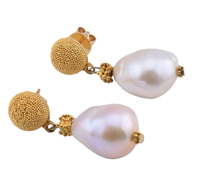 Lot 111 - 18CT GOLD & BAROQUE SOUTH SEA PEARL PENDANT EARRINGS