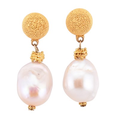Lot 111 - 18CT GOLD & BAROQUE SOUTH SEA PEARL PENDANT EARRINGS