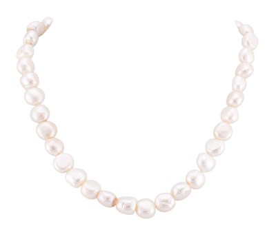 Lot 465 - BAROQUE PEARL NECKLACE WITH 14CT GOLD CHINESE MOTIF CLASP