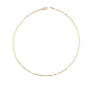 Lot 388 - ITALIAN AURAFIN 14CT GOLD OMEGA COLLAR NECKLACE