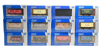Lot 63 - MODEL RAILWAY - DAPOL OO GAUGE ROLLING STOCK