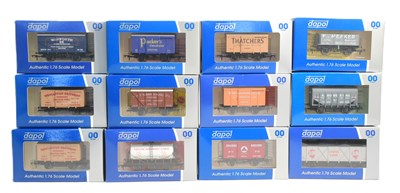 Lot 138 - MODEL RAILWAY - DAPOL OO GAUGE ROLLING STOCK