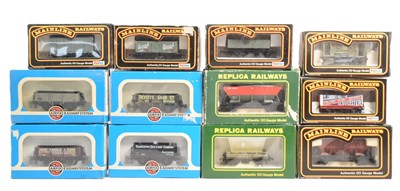 Lot 241 - MODEL RAILWAY - MAINLINE, AIRFIX & REPLICA RAILWAYS OO GAUGE ROLLING STOCK
