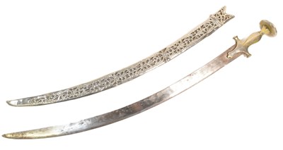 Lot 392 - EARLY 20TH CENTURY INDIAN BOYS TULWAR SWORD