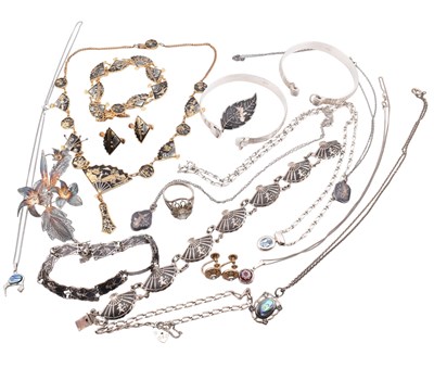 Lot 306 - COLLECTION OF SILVER & COSTUME JEWELLERY
