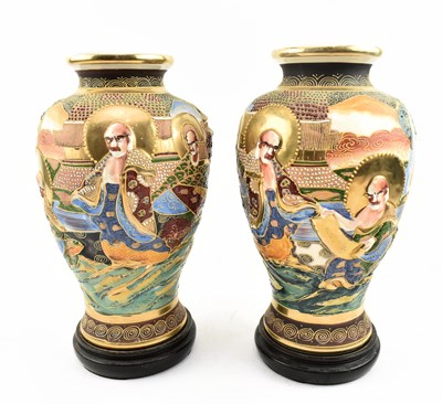 Lot 137 - PAIR OF 20 CENTURY JAPANESE SATSUMA VASES 20世纪日本萨摩花瓶一对