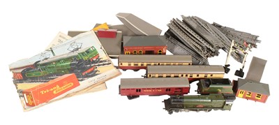 Lot 237 - MODEL RAILWAY - COLLECTION OF ASSORTED OO GAUGE MODEL RAILWAY