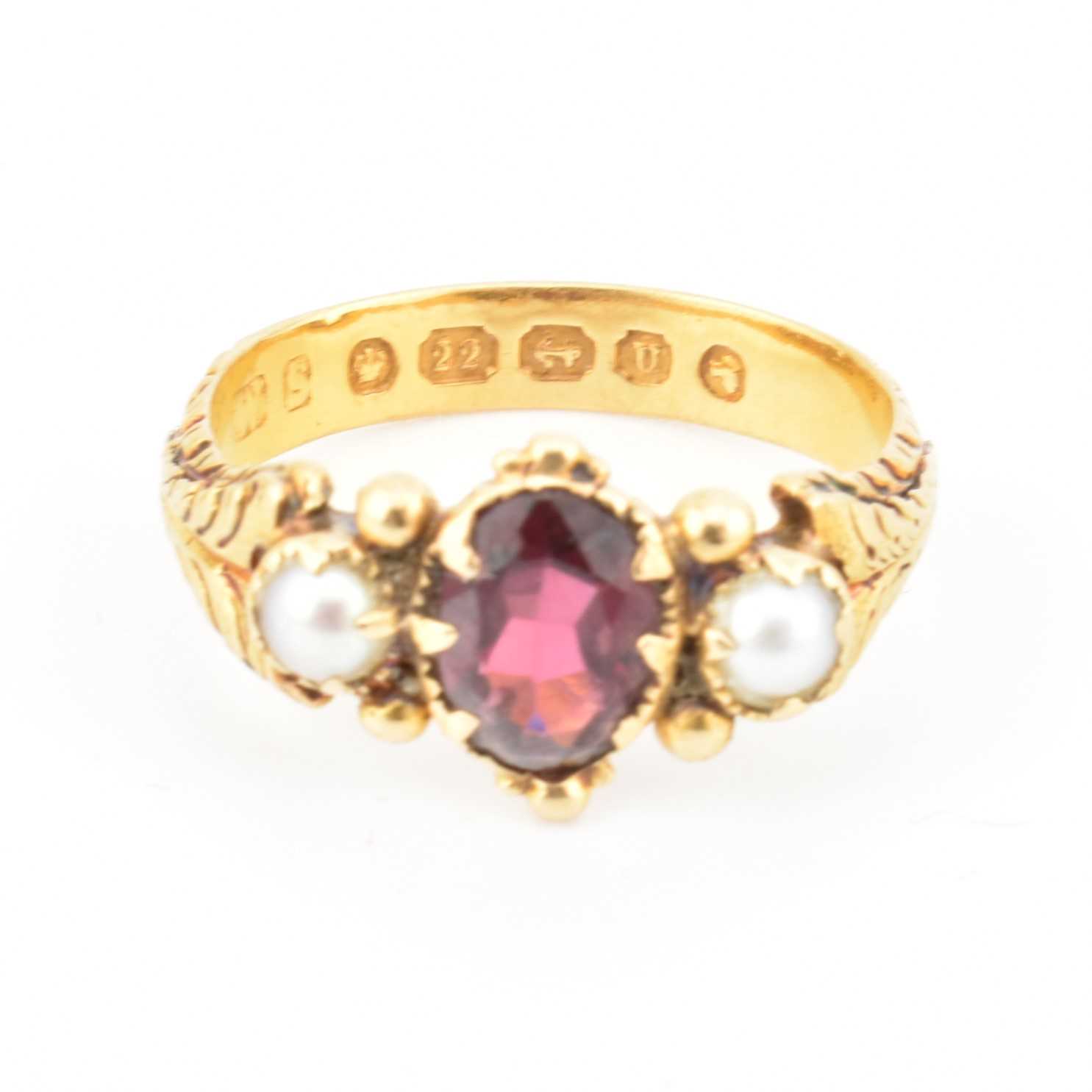 Lot 83 - VICTORIAN HALLMARKED 22CT GOLD GARNET & PEARL RING