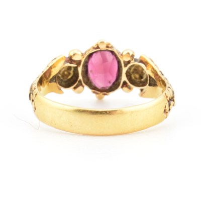 Lot 83 - VICTORIAN HALLMARKED 22CT GOLD GARNET & PEARL RING