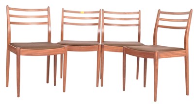 Lot 453 - VICTOR B. WILKINS FOR G-PLAN - FRESCO MID CENTURY 1960S TEAK TABLE WITH CHAIRS