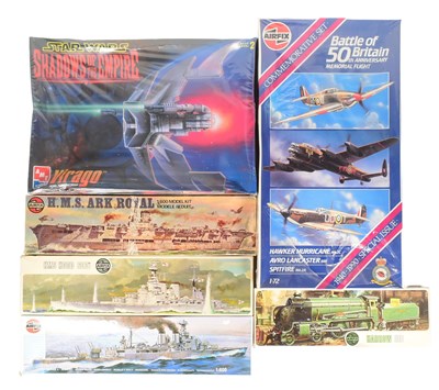 Lot 318 - MODEL KITS - COLLECTION OF VINTAGE PLASTIC AVIATION MODEL KITS AIRFIX