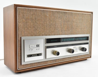 Lot 188 - PHILCO (FORD) - VINTAGE TEAK CASED FM / AM RADIO