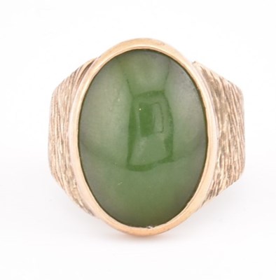 Lot 354 - 1970S 9CT GOLD & NEPHRITE CABOCHON RING