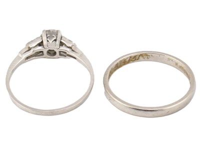 Lot 69 - ART DECO PLATINUM & DIAMOND SOLITAIRE RING & PLATINUM BAND RING