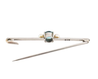 Lot 130 - EARLY 20TH CENTURY 9CT WHITE GOLD ZIRCON & PEARL BAR BROOCH PIN