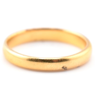 Lot 155 - HALLMARKED 22CT GOLD BAND RING
