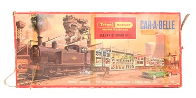 Lot 17 - MODEL RAILWAY - VINTAGE TRIANG OO GAUGE ELECTRIC TRAINSET