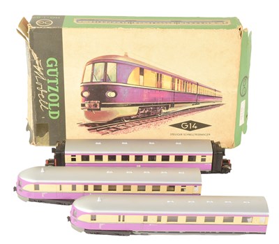Lot 296 - MODEL RAILWAY - VINTAGE GUTZOLD HO MODEL RAILWAY