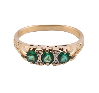 Lot 372 - 9CT GOLD EMERALD & DIAMOND THREE STONE RING