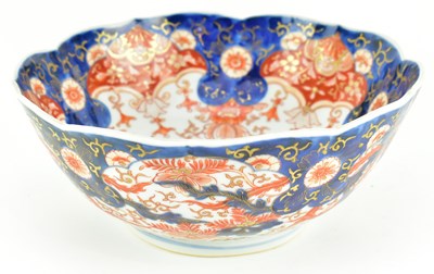 Lot 187 - 19TH CENTURY MEIJI PERIOD IMARI LETTUCE RIM BOWL 日本明治 香兰社伊万里碗