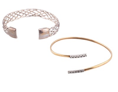 Lot 303 - 9CT GOLD & CZ BANGLE & A 925 SILVER LATTICE BANGLE