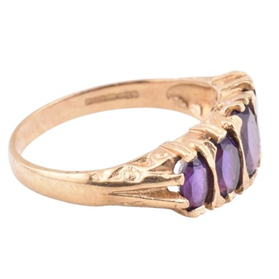 Lot 128 - HALLMARKED 9CT GOLD & AMETHYST FIVE STONE RING
