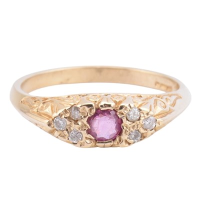 Lot 249 - HALLMARKED 9CT GOLD RUBY & DIAMOND BOAT RING