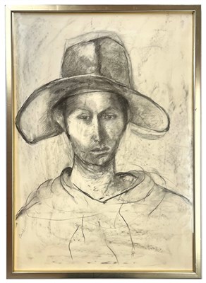 Lot 51 - ROBIN SYMES (1939-2023) - UNTITLED PORTRAIT OF MALE SITTER WITH HAT