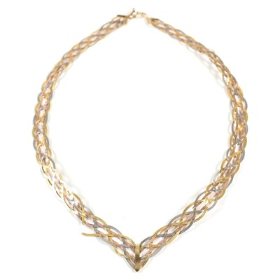 Lot 184 - HALLMARKED 9CT GOLD TRI-COLOUR BRAIDED WISHBONE NECKLACE AF