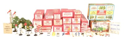 Lot 77 - MODEL RAILWAY - COLLECTION OF HORNBY DUBLO TRACK & ACCESSORIES