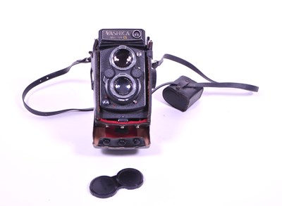 Lot 225 - YASHICA MAT-124 G MEDIUM FORMAT TLR CAMERA