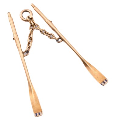 Lot 87 - PAIR OF GOLD & ENAMEL ROWING BOAT OARS PENDANT