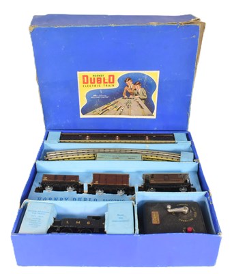 Lot 274 - MODEL RAILWAY - VINTAGE HORNBY DUBLO ELECTRIC TRAINSET