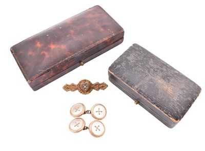 Lot 287 - 9CT GOLD & PEARL LOCKET BROOCH PIN & 9CT GOLD BOUND MOTHER OF PEARL CUFFLINKS