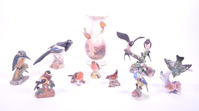 Lot 37 - COLLECTION OF 20TH CENTURY PORCELAIN AND RESIN BIRD FIGURES