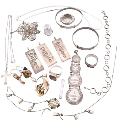 Lot 229 - COLLECTION OF SILVER JEWELLERY & WHITE METAL INCLUDING JORMA LAINE FINNISH BRACELET