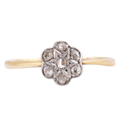 Lot 294 - 18CT GOLD & PLATINUM DIAMOND CLUSTER RING